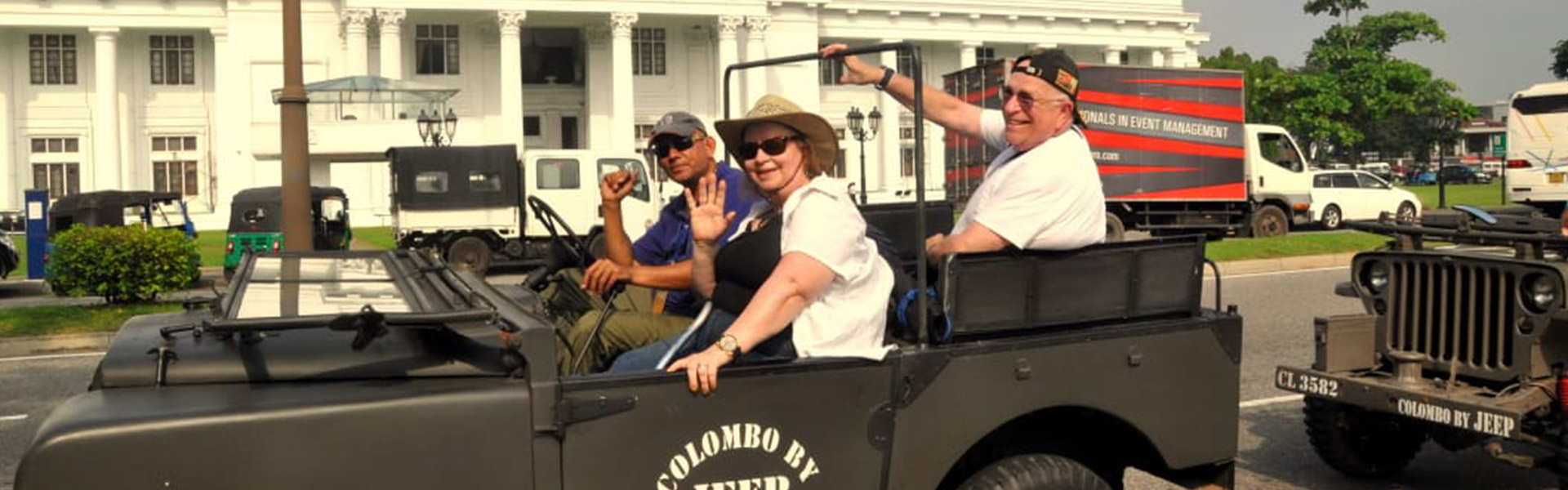 Discover Colombo by Jeep