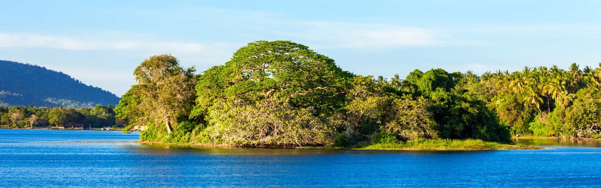 Boating in Tissa Wewa